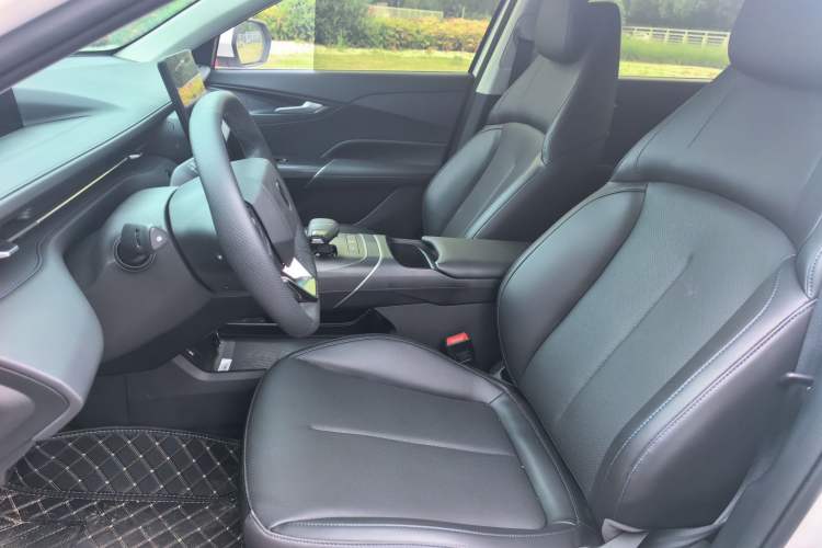 Used CHANGAN Eado 2025 Blue Whale 1.5T 500Bar Prestige Model Left Front Seat