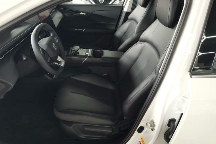 Used CHANGAN Eado 2025 Blue Whale 1.5T 500Bar Prestige Model Left Front Seat