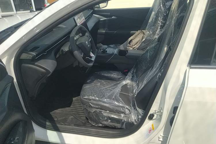 Used CHANGAN Eado 2025 Blue Whale 1.5T 500Bar Prestige Model Left Front Seat