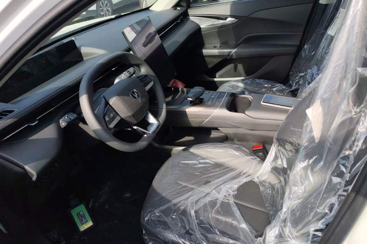 Used CHANGAN Eado 2025 Blue Whale 1.5T 500Bar Prestige Model Left Front Seat