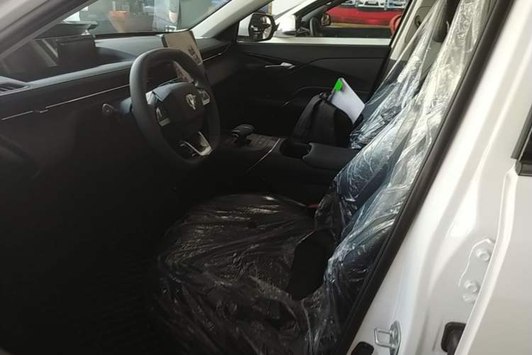 Used CHANGAN Eado 2025 Blue Whale 1.5T 500Bar Prestige Model Left Front Seat