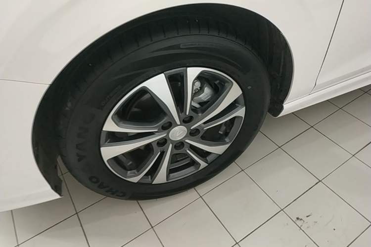 Used CHANGAN Eado 2025 PLUS 1.4T Dual-Clutch High-Energy Version Left Front Wheel Hub