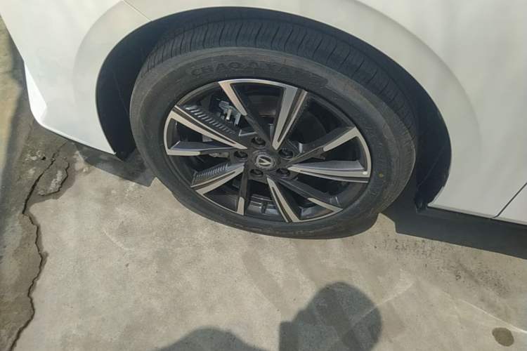 Used CHANGAN Eado 2025 Blue Whale 1.5T 500Bar Prestige Model Left Front Wheel Hub
