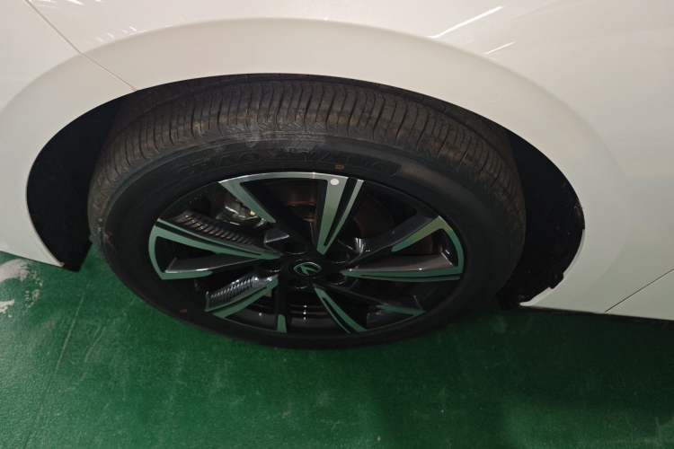 Used CHANGAN Eado 2025 Blue Whale 1.5T 500Bar Prestige Model Left Front Wheel Hub