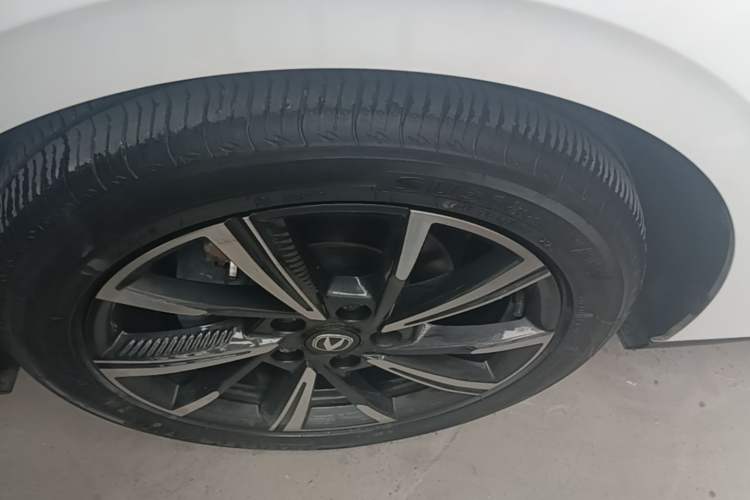 Used CHANGAN Eado 2025 Blue Whale 1.5T 500Bar Prestige Model Left Front Wheel Hub