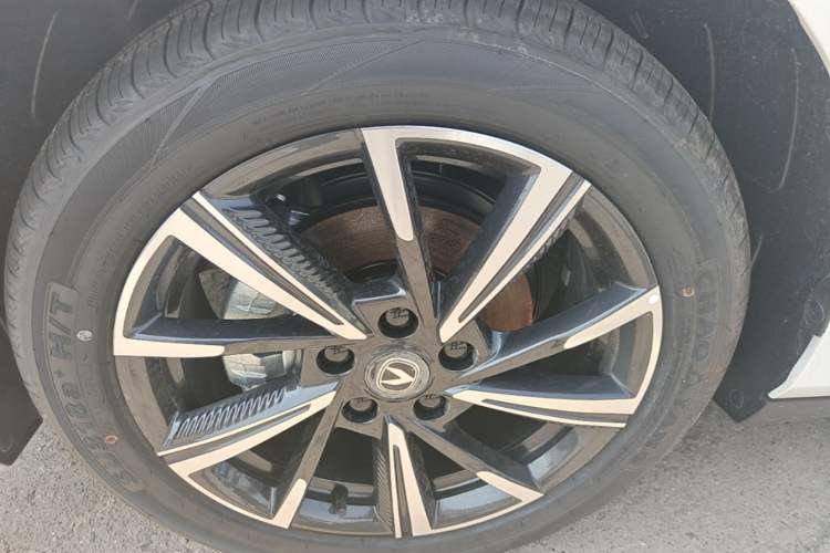 Used CHANGAN Eado 2025 Blue Whale 1.5T 500Bar Prestige Model Left Front Wheel Hub