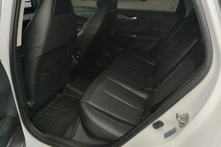 Used CHANGAN Eado 2025 Blue Whale 1.5T 500Bar Prestige Model Left Rear Seat