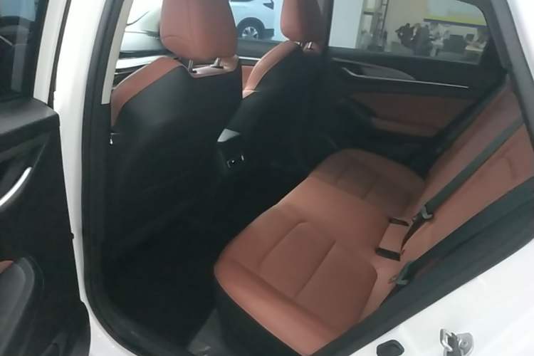 Used CHANGAN Eado 2025 PLUS 1.4T Dual-Clutch High-Energy Version Left Rear Seat