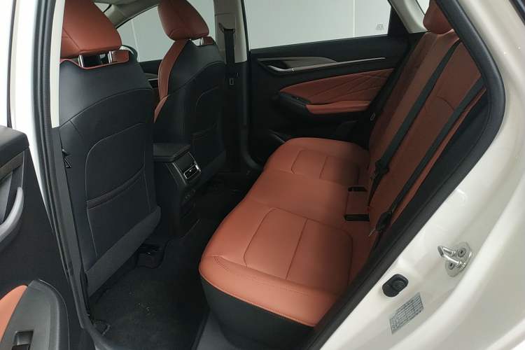 Used CHANGAN Eado 2025 PLUS 1.4T Dual-Clutch High-Energy Version Left Rear Seat