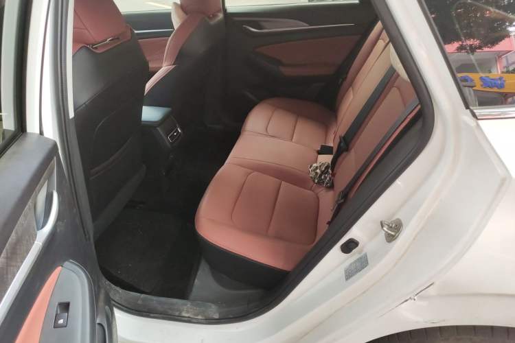 Used CHANGAN Eado 2025 PLUS 1.4T Dual-Clutch High-Energy Version Left Rear Seat