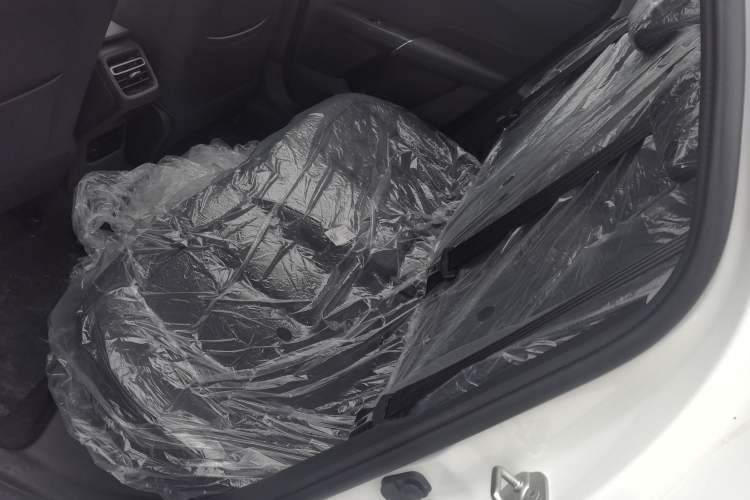 Used CHANGAN Eado 2025 Blue Whale 1.5T 500Bar Prestige Model Left Rear Seat