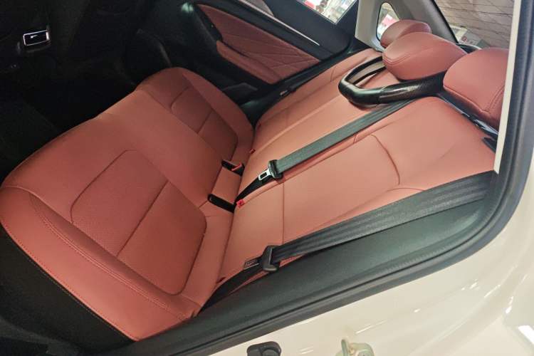 Used CHANGAN Eado 2025 PLUS 1.4T Dual-Clutch High-Energy Version Left Rear Seat