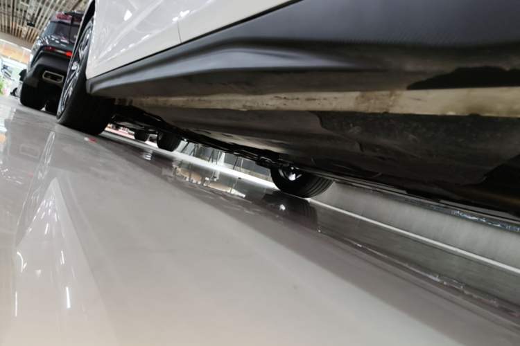 Used CHANGAN Eado 2025 Blue Whale 1.5T 500Bar Prestige Model Left Side Sill