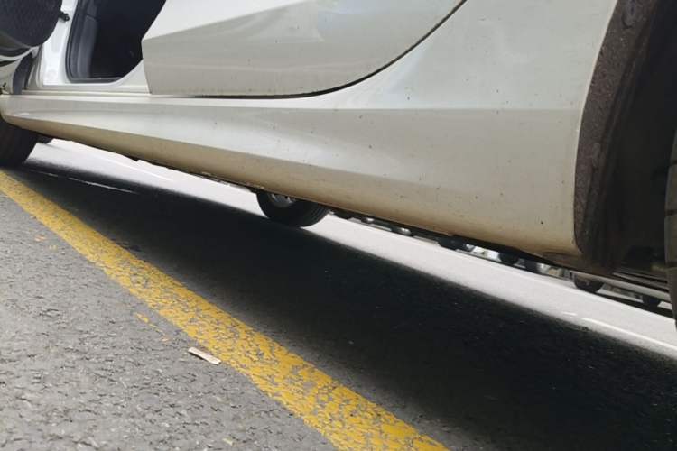 Used CHANGAN Eado 2025 PLUS 1.5L Manual Luxury Edition Left Side Sill