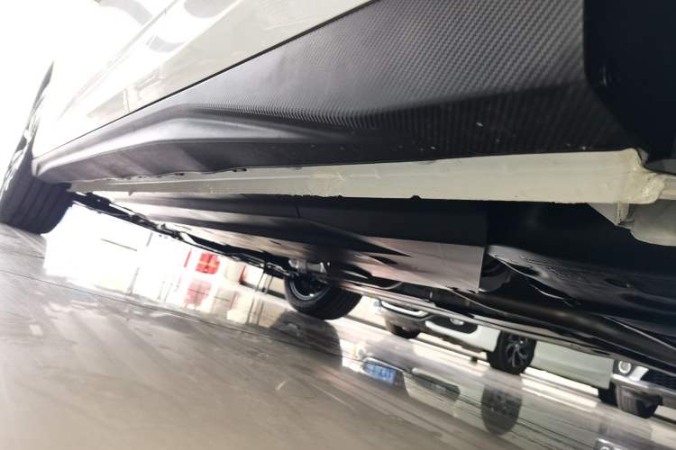 Used CHANGAN Eado 2025 Blue Whale 1.5T 500Bar Prestige Model Left Side Sill