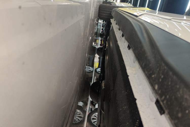 Used CHANGAN Eado 2025 Blue Whale 1.5T 500Bar Prestige Model Left Side Sill