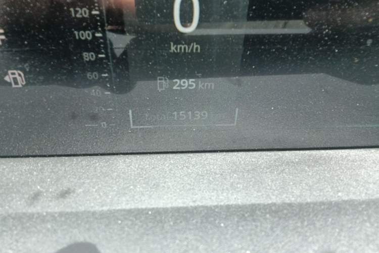 Used CHANGAN Eado 2025 Blue Whale 1.5T 500Bar Flagship Model Odometer Close Up