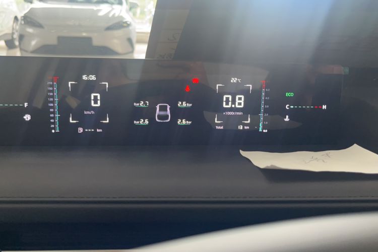 Used CHANGAN Eado 2025 Blue Whale 1.5T 500Bar Prestige Model Odometer Close Up