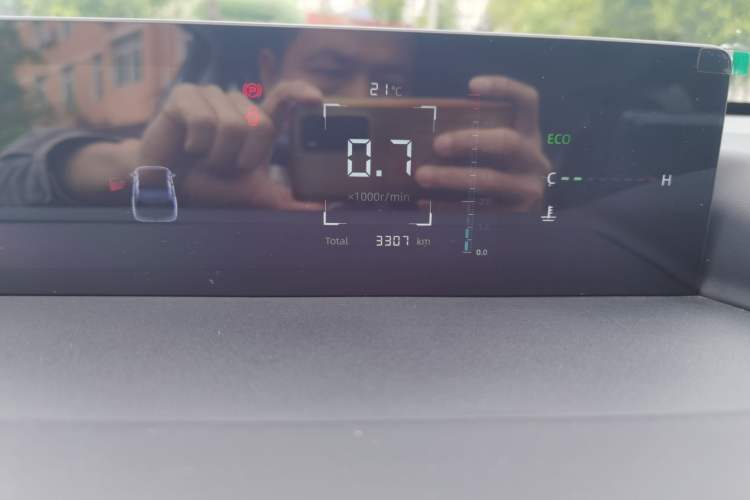 Used CHANGAN Eado 2025 Blue Whale 1.5T 500Bar Prestige Model Odometer Close Up
