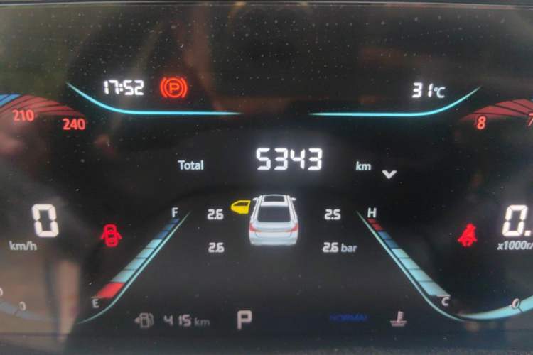 Used CHANGAN Eado 2025 PLUS 1.4T Dual-Clutch High-Energy Version Odometer Close Up