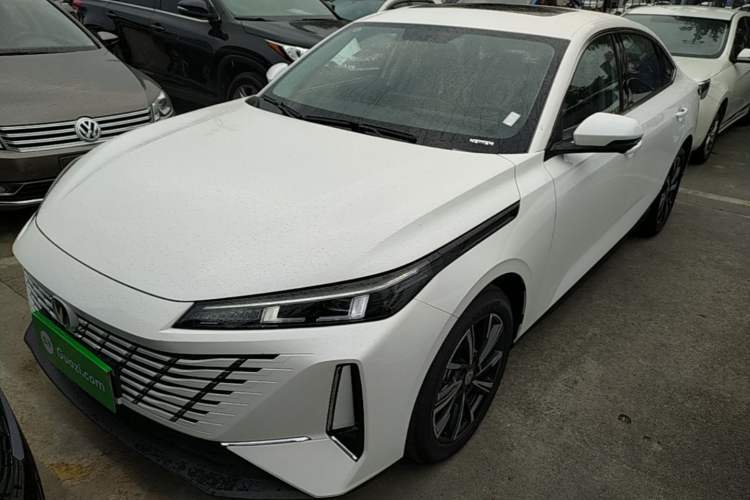 Used CHANGAN Eado 2025 Blue Whale 1.5T 500Bar Prestige Model Guazi used car, China used car export, Used car for sale, Used cars, Cheapest cars for sale