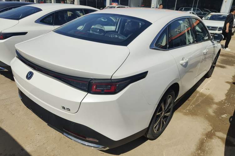 Used CHANGAN Eado 2025 Blue Whale 1.5T 500Bar Prestige Model Rear Right 45 Deg