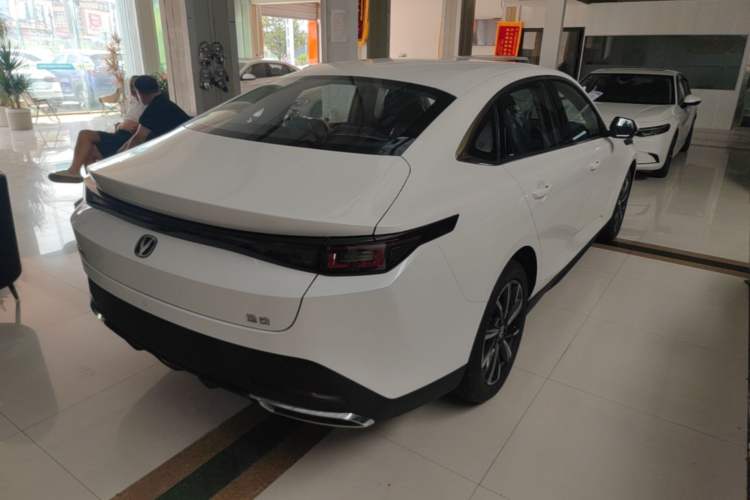 Used CHANGAN Eado 2025 Blue Whale 1.5T 500Bar Prestige Model Rear Right 45 Deg