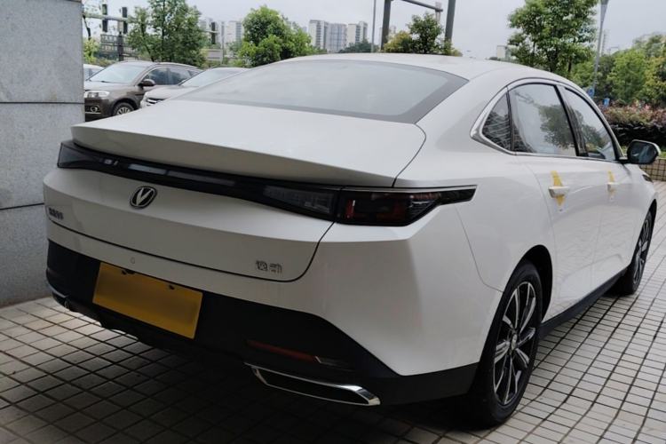 Used CHANGAN Eado 2025 Blue Whale 1.5T 500Bar Prestige Model Rear Right 45 Deg