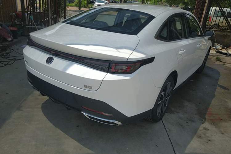 Used CHANGAN Eado 2025 Blue Whale 1.5T 500Bar Prestige Model Rear Right 45 Deg