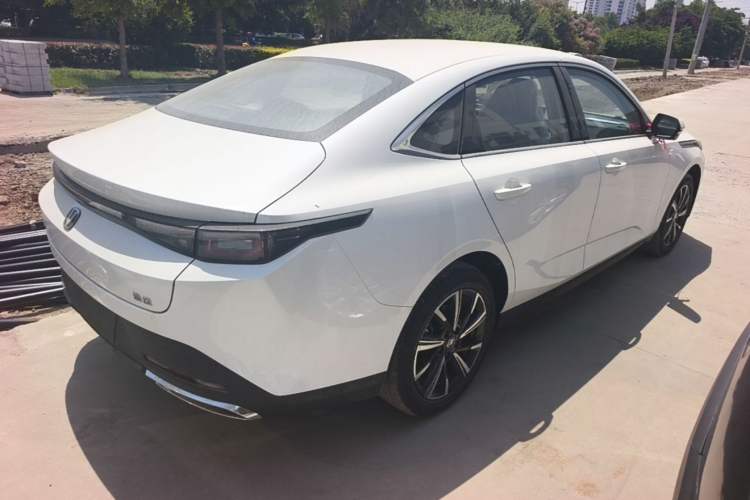 Used CHANGAN Eado 2025 Blue Whale 1.5T 500Bar Prestige Model Rear Right 45 Deg