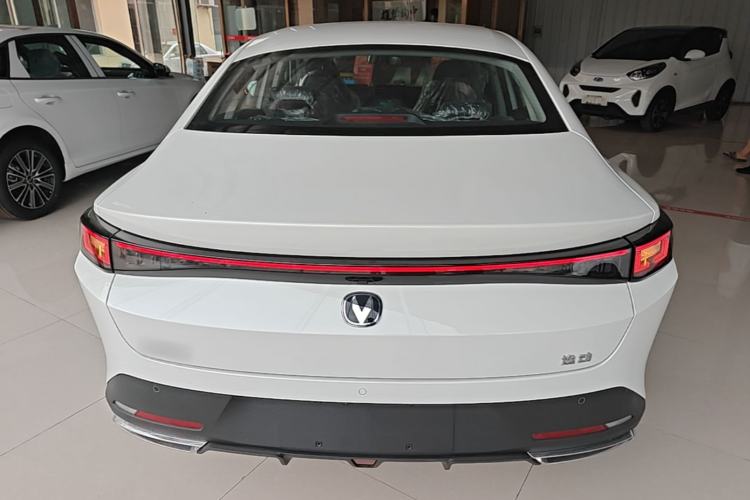 Used CHANGAN Eado 2025 Blue Whale 1.5T 500Bar Prestige Model Rear
