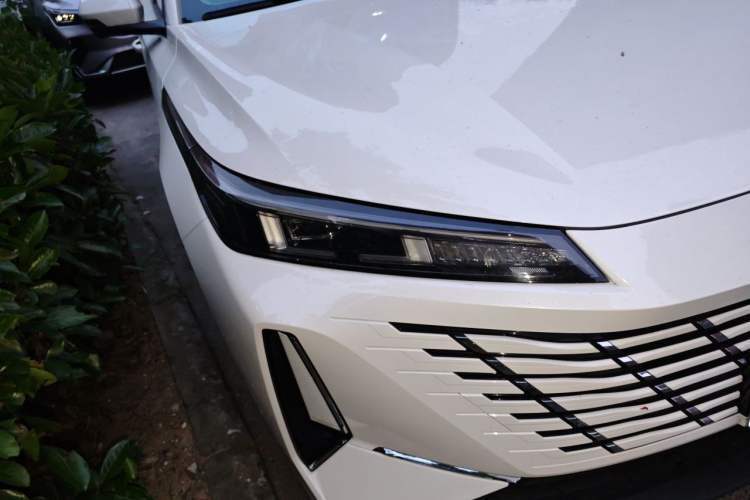 Used CHANGAN Eado 2025 Blue Whale 1.5T 500Bar Flagship Model Right Front Headlight