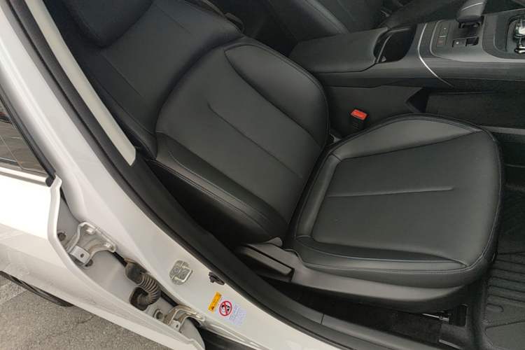 Used CHANGAN Eado 2025 Blue Whale 1.5T 500Bar Prestige Model Right Front Seat