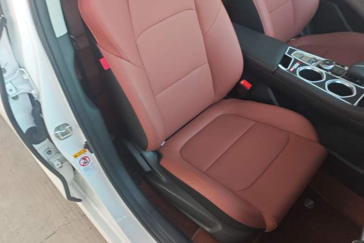 Used CHANGAN Eado 2025 PLUS 1.4T Dual-Clutch High-Energy Version Right Front Seat