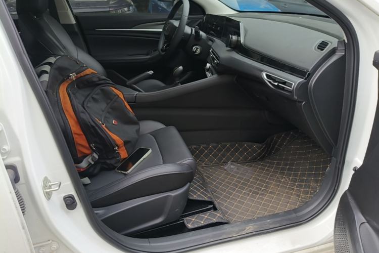 Used CHANGAN Eado 2025 PLUS 1.5L Manual Luxury Edition Right Front Seat
