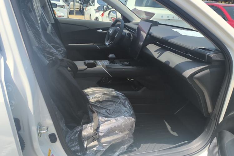 Used CHANGAN Eado 2025 Blue Whale 1.5T 500Bar Prestige Model Right Front Seat