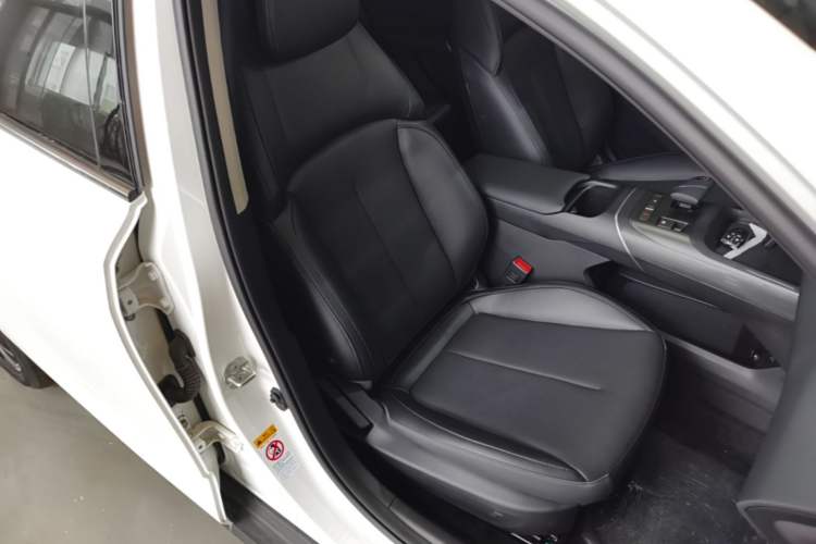Used CHANGAN Eado 2025 Blue Whale 1.5T 500Bar Prestige Model Right Front Seat