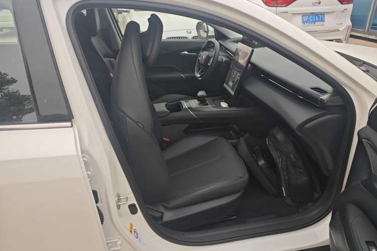 Used CHANGAN Eado 2025 Blue Whale 1.5T 500Bar Prestige Model Right Front Seat