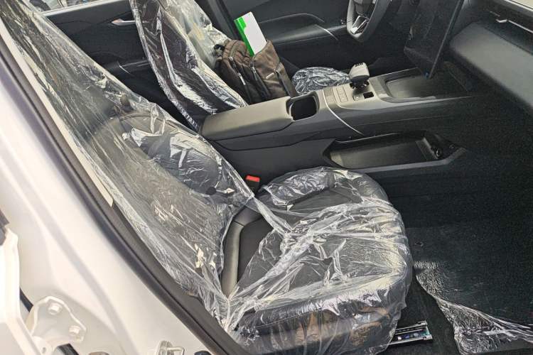 Used CHANGAN Eado 2025 Blue Whale 1.5T 500Bar Prestige Model Right Front Seat