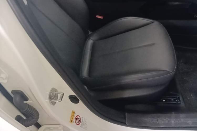 Used CHANGAN Eado 2025 Blue Whale 1.5T 500Bar Prestige Model Right Front Seat