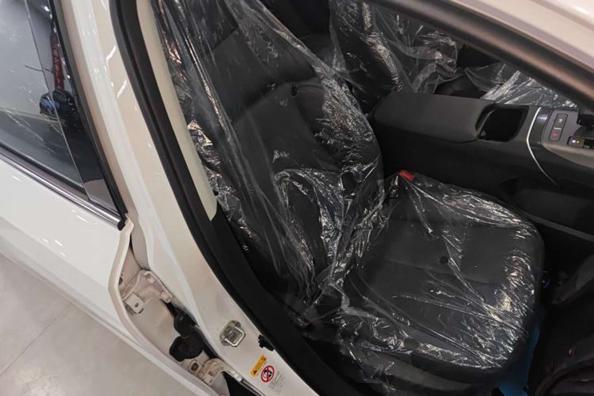 Used CHANGAN Eado 2025 Blue Whale 1.5T 500Bar Prestige Model Right Front Seat
