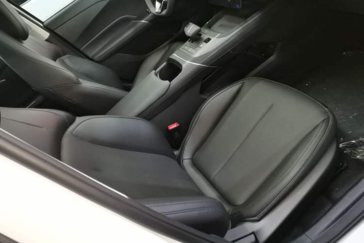 Used CHANGAN Eado 2025 Blue Whale 1.5T 500Bar Prestige Model Right Front Seat