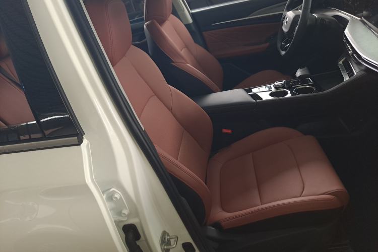Used CHANGAN Eado 2025 PLUS 1.4T Dual-Clutch High-Energy Version Right Front Seat