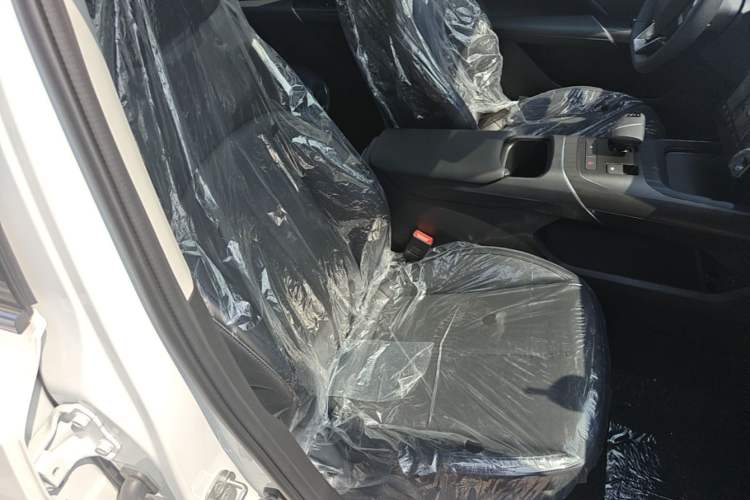 Used CHANGAN Eado 2025 Blue Whale 1.5T 500Bar Prestige Model Right Front Seat