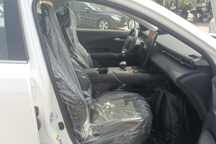 Used CHANGAN Eado 2025 Blue Whale 1.5T 500Bar Prestige Model Right Front Seat