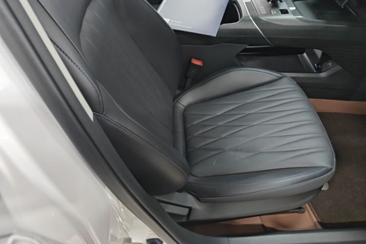 Used CHANGAN Eado 2025 Blue Whale 1.5T 500Bar Flagship Model Right Front Seat