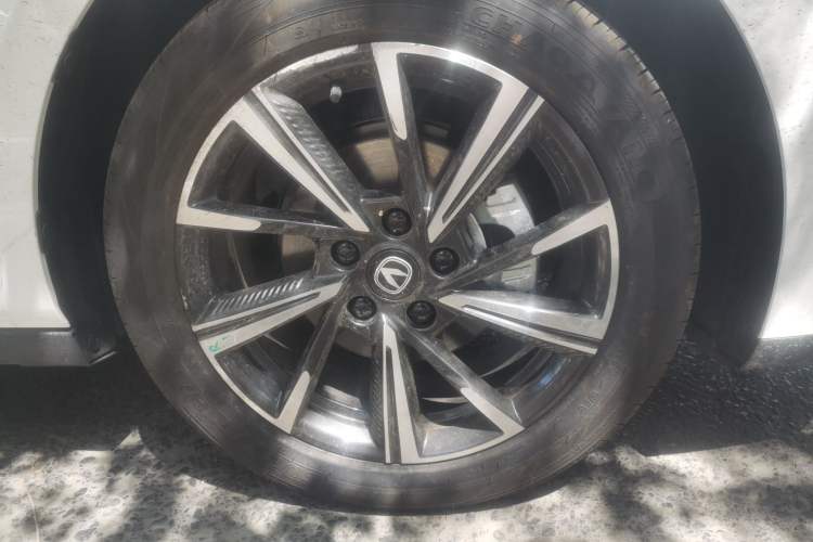 Used CHANGAN Eado 2025 Blue Whale 1.5T 500Bar Prestige Model Right Front Wheel Hub