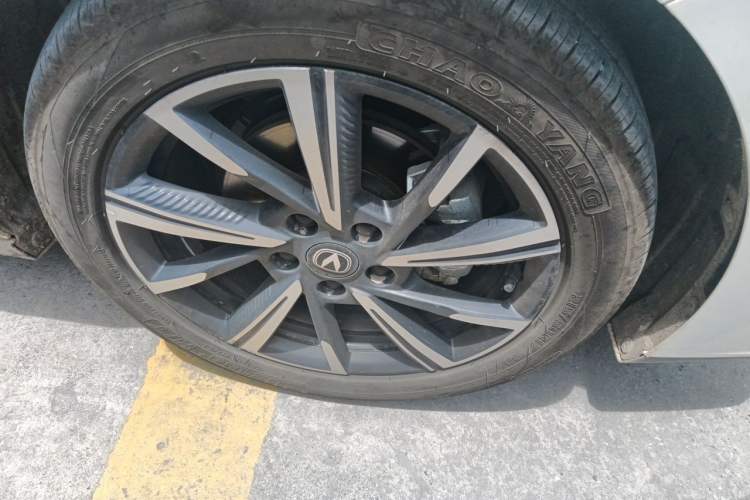 Used CHANGAN Eado 2025 Blue Whale 1.5T 500Bar Flagship Model Right Front Wheel Hub
