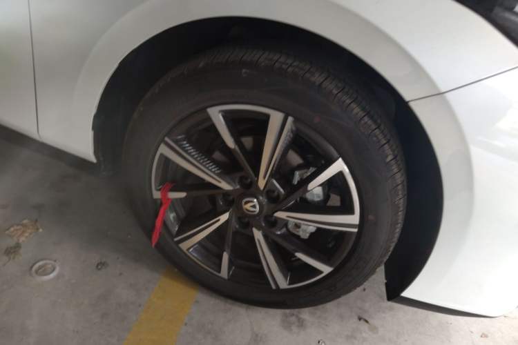 Used CHANGAN Eado 2025 Blue Whale 1.5T 500Bar Prestige Model Right Front Wheel Hub