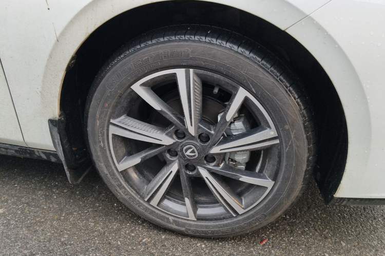 Used CHANGAN Eado 2025 Blue Whale 1.5T 500Bar Flagship Model Right Front Wheel Hub